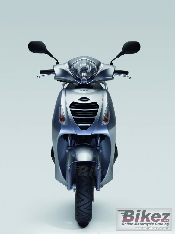 2011 Honda PS125i photo